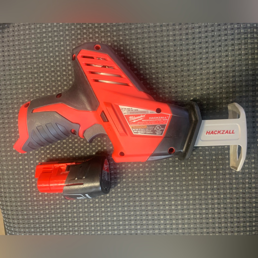 MILWAUKEE Hackzall - M12 Battery Included - Used Once
